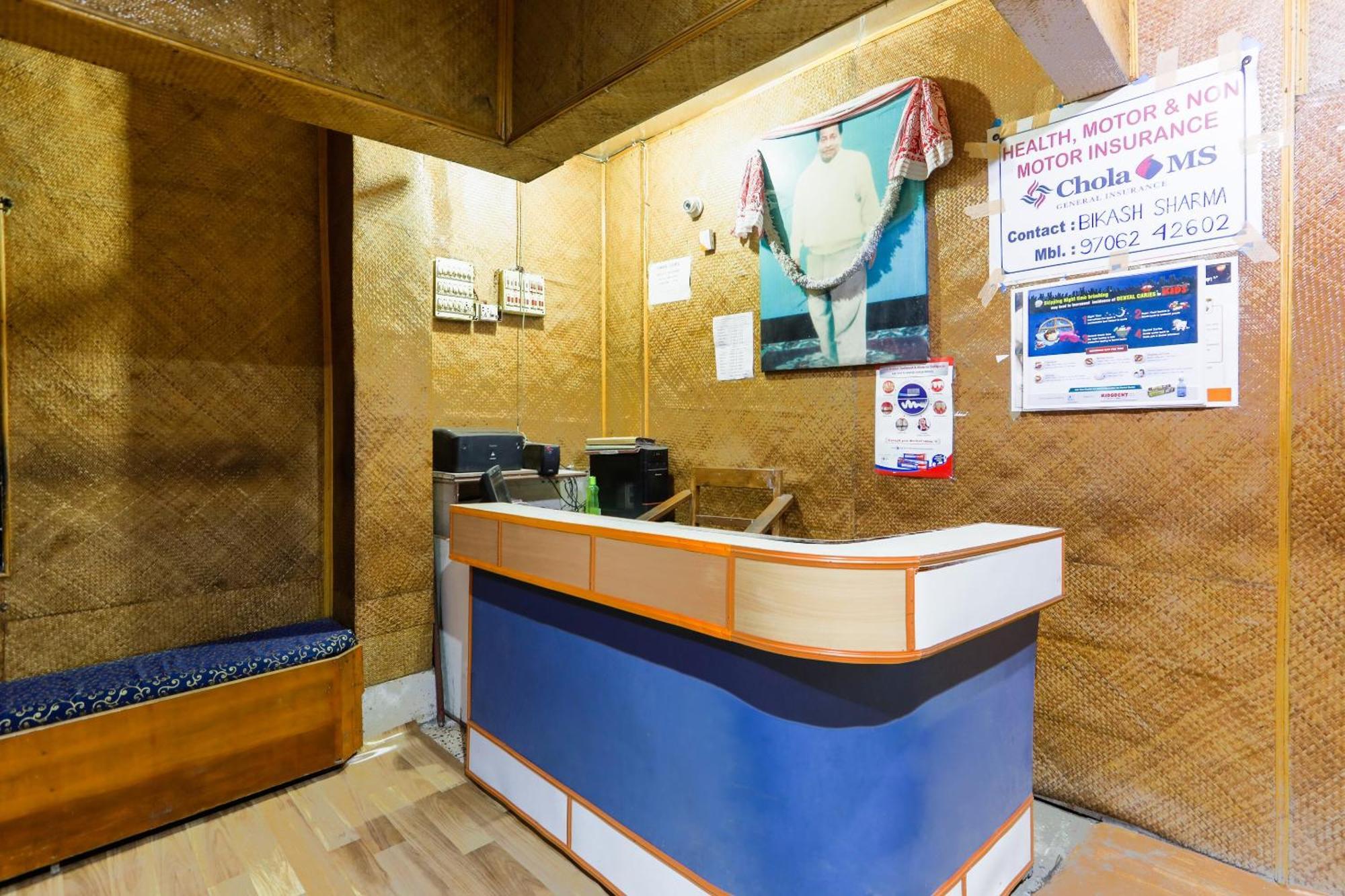 Oyo Hotel 43459 Oasis Lodge Джорхат Екстер'єр фото
